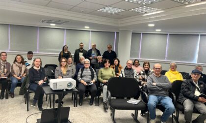 Primeira aula de Inclusão Digital sobre smartphones foi na sede da AGBAN dia 29