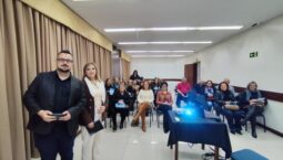 Curso básico sobre smartphones é sucesso em Santa Maria