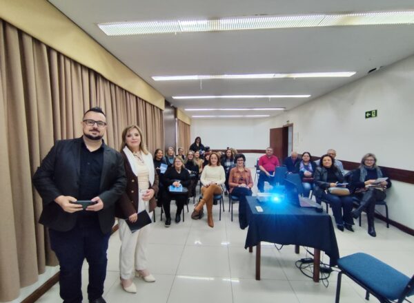 Curso básico sobre smartphones é sucesso em Santa Maria